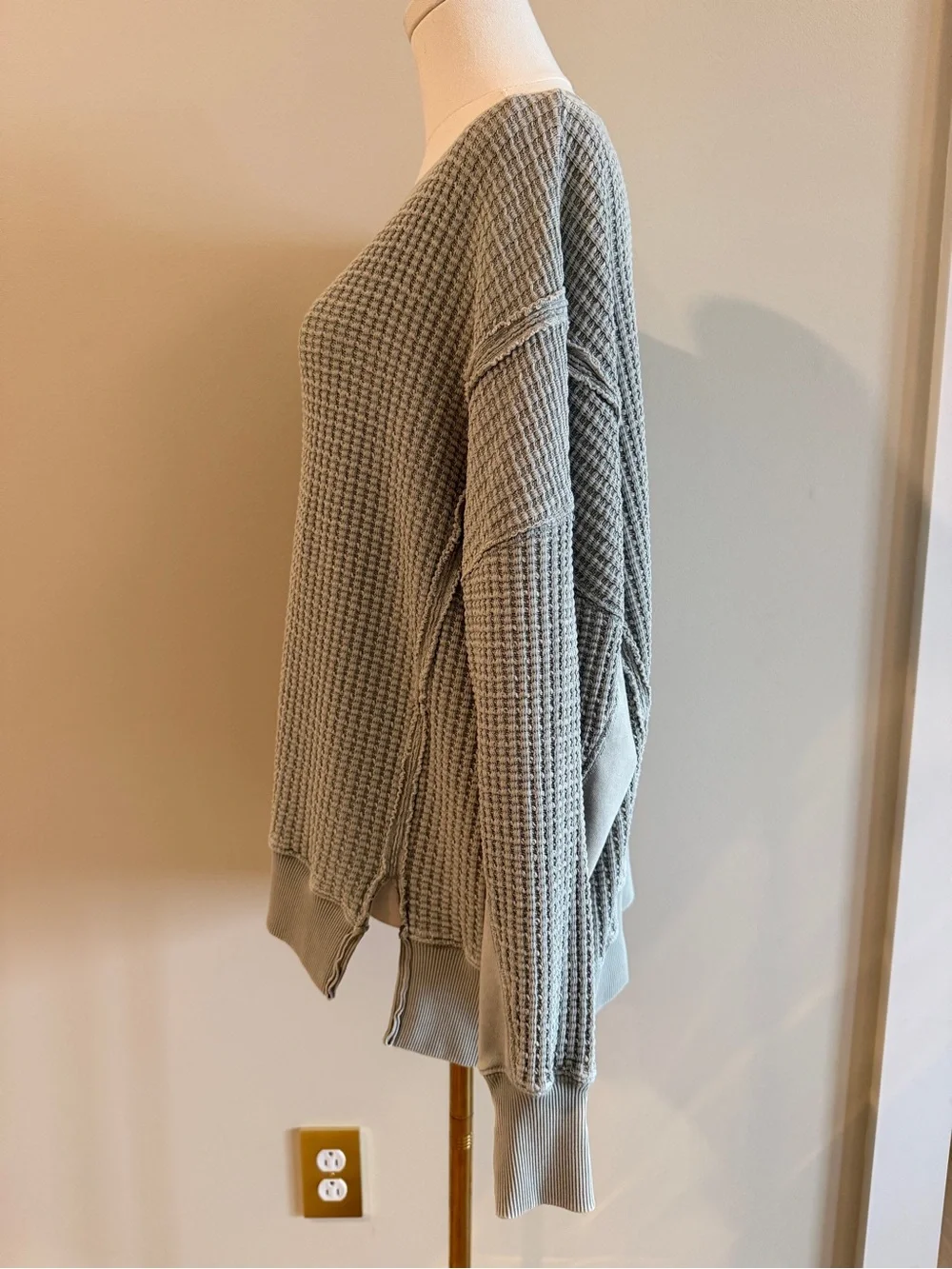 American Eagle Lived-In Waffle Knit Oversized Crewneck - Picture 6 of 8